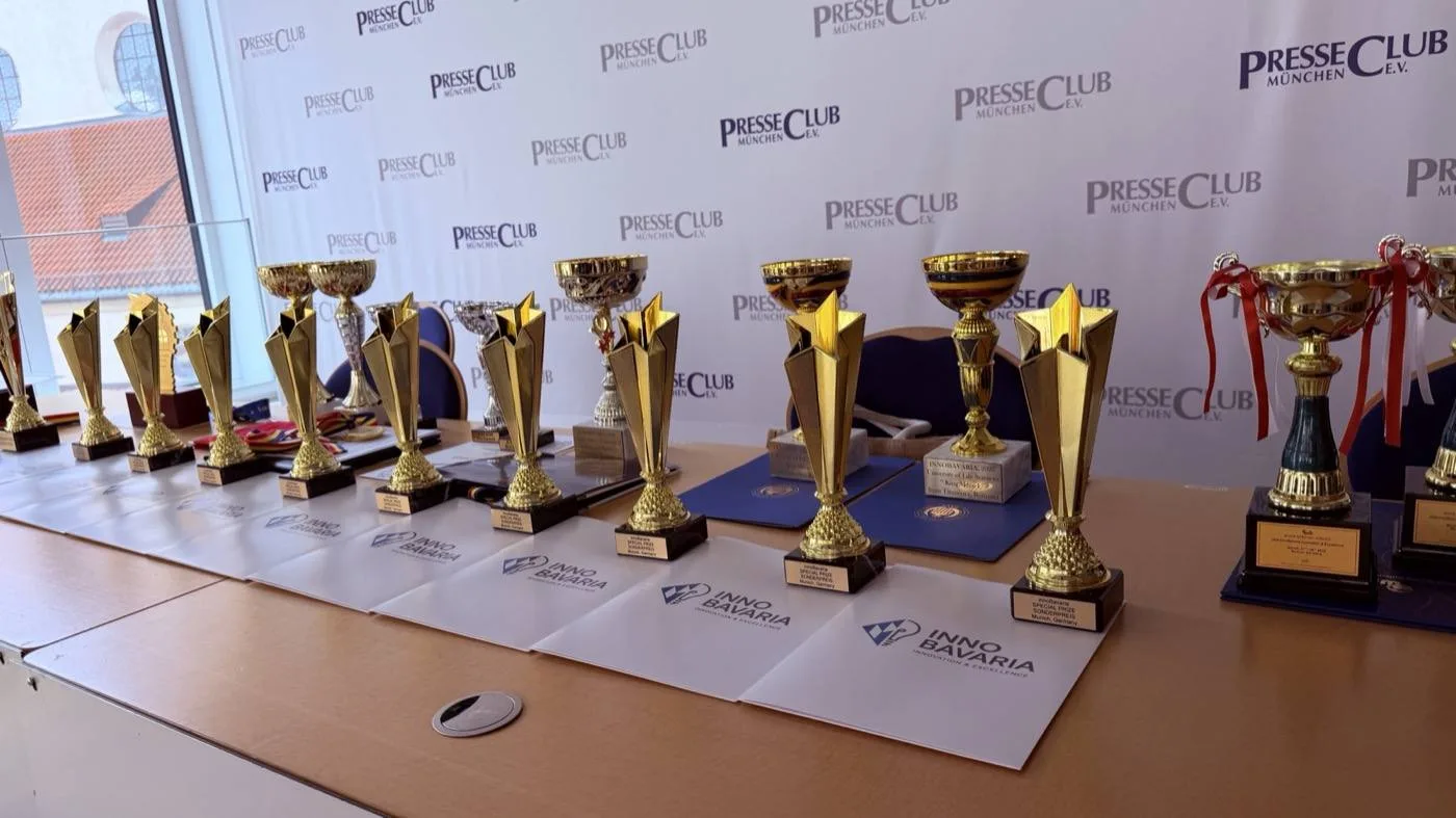InnoBavaria trophies and certificates arranged for the awards.